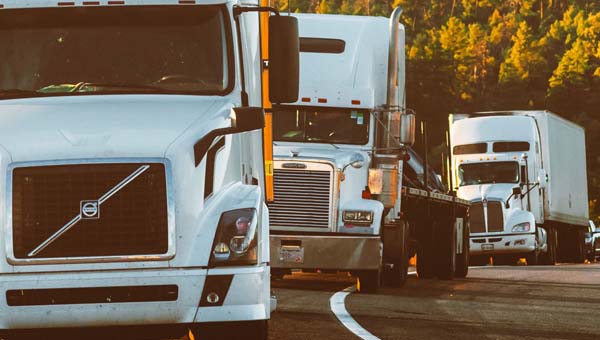 Trucks aan het rijden